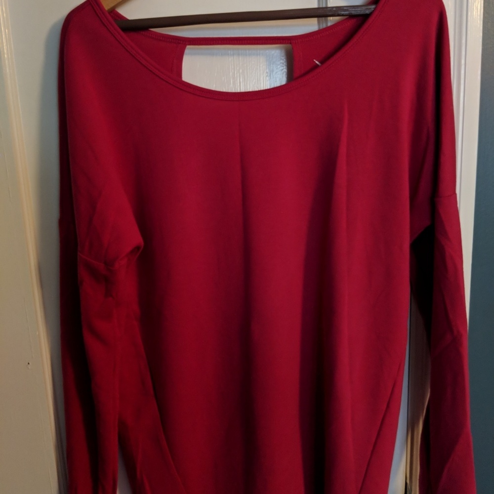Old Navy active open back top